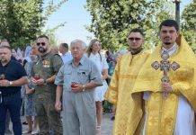 Всероссийская акция памяти погибших волонтёров прошла у стен храма Рождества Христова в станице Динской