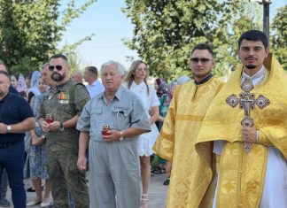 Всероссийская акция памяти погибших волонтёров прошла у стен храма Рождества Христова в станице Динской
