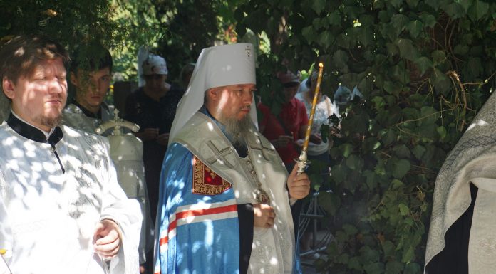 Митрополит Василий совершил панихиду по митрополиту Виктору (Святину)