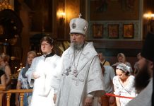 В праздник Преображения Господня митрополит Василий совершил Божественную литургию в Свято-Екатерининском кафедральном соборе города Краснодара