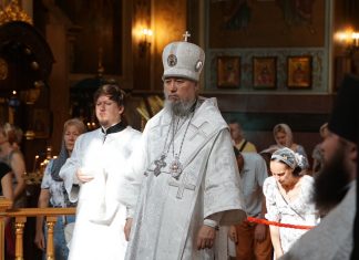 В праздник Преображения Господня митрополит Василий совершил Божественную литургию в Свято-Екатерининском кафедральном соборе города Краснодара