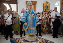 Митрополит Василий совершил Божественную литургию в монастыре в честь иконы Божией Матери «Нерушимая стена»