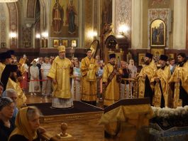 Митрополит Василий совершил Всенощное бдение в Свято-Екатерининском кафедральном соборе