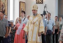 В праздник великомученика и целителя Пантелеимона, в Неделю 10-ю по Пятидесятнице митрополит Василий совершил Божественную литургию в Свято-Никольском храме посёлка Индустриального