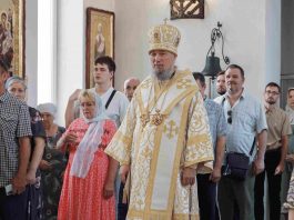 В праздник великомученика и целителя Пантелеимона, в Неделю 10-ю по Пятидесятнице митрополит Василий совершил Божественную литургию в Свято-Никольском храме посёлка Индустриального