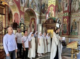 В храме Святого Духа состоялся водосвятный молебен с участием сестер милосердия