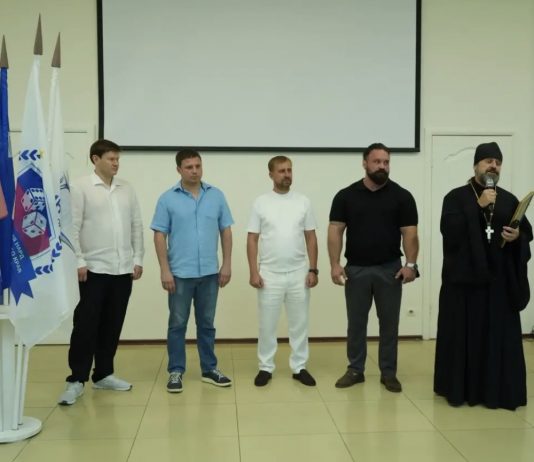 Протоиерей Сергий Лопасов принял участие в открытии чемпионата ЮФО по коротким нардам в Краснодаре