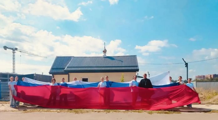 Ученики школы № 108 встретились с настоятелем храма в честь иконы Божией Матери «Знамение»