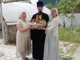 Протоиерей Константин Ланцев и сёстры милосердия сестричества посетили геронтологический пансионат