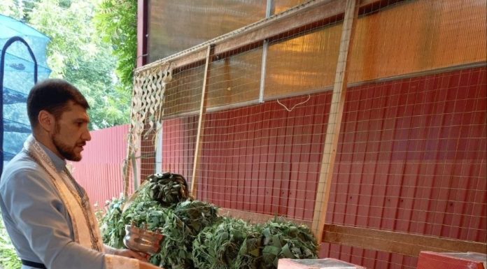 Иерей Давид Кочаров совершил освящение гуманитарной помощи для военнослужащих
