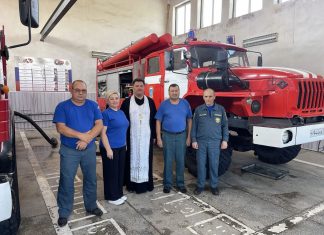 Благочинный помолился с сотрудниками МЧС в пожарно-спасательной части