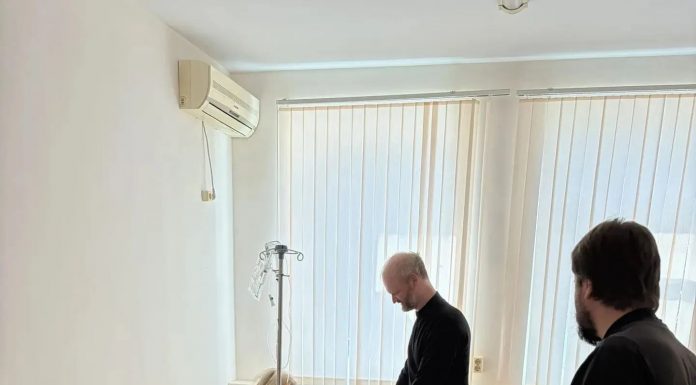 Клирики храма апостола Андрея Первозванного посетили больницу