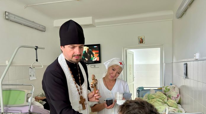 Иерей Михаил Монтиков совершил Таинство Елеосвящения над пациентами хосписа