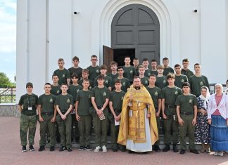 Священники совершают окормление курсантов центра «Патриот»