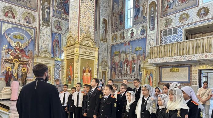 Ученики казачьего класса посетили с экскурсией храм Рождества Христова