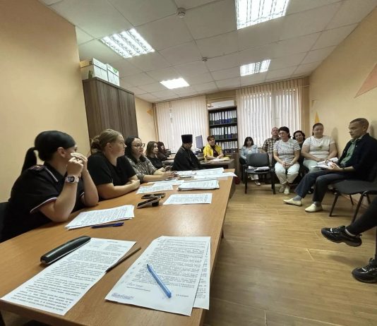 Священник принял участие в заседании комиссии по делам несовершеннолетних
