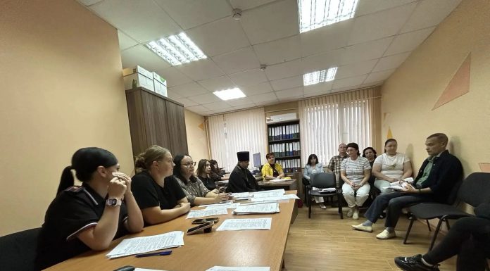 Священник принял участие в заседании комиссии по делам несовершеннолетних