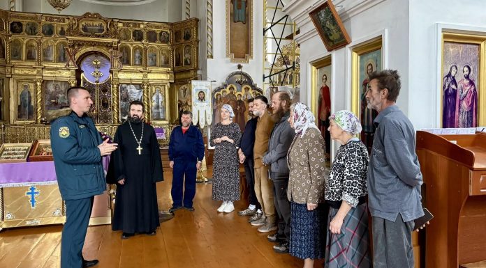 В храме Вознесения Господня прошла встреча с сотрудником МЧС