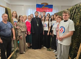 Студенты медколледжа посетили штаб помощи при храме Святой Троицы