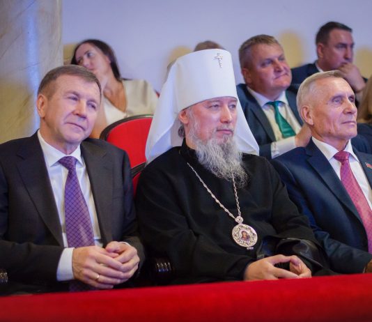 Митрополит Василий принял участие в мероприятии, посвящённом Дню работников нефтяной и газовой промышленности