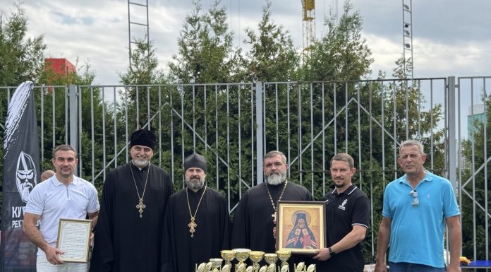 Священнослужители посетили межрегиональные соревнования по регби, посвящённые памяти святителя Николая Японского