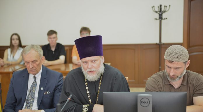 Протоиерей Павел Калинин принял участие в круглом столе, посвящённом Дню памяти о боевом содружестве горцев Адыгеи и казаков Кубани
