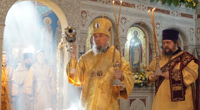 Митрополит Василий возглавил престольные торжества в Войсковом соборе святого благоверного князя Александра Невского