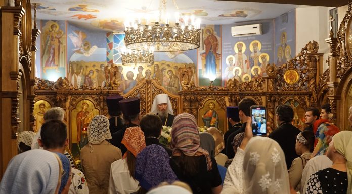 Митрополит Василий совершил Всенощное бдение в храме-часовне святого благоверного князя Александра Невского