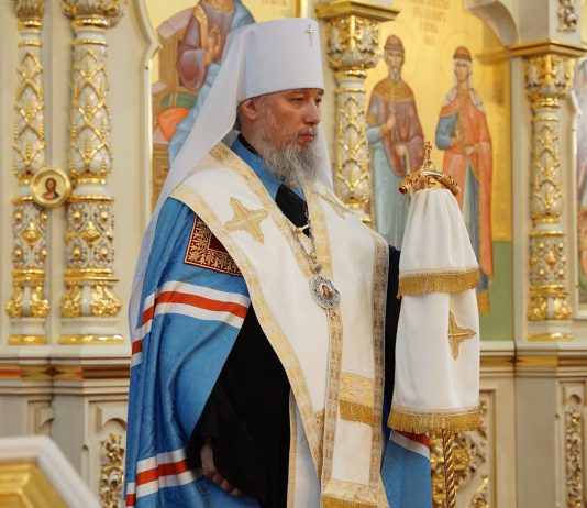 Митрополит Василий совершил благодарственный молебен в храме Рождества Христова станицы Динской