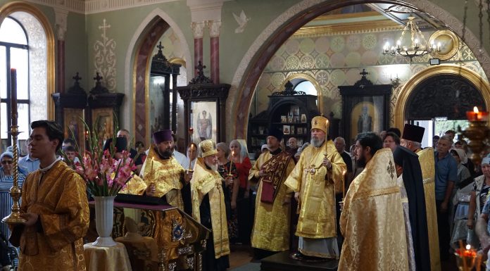 Митрополит Василий совершил всенощное бдение в храме Рождества Пресвятой Богородицы станицы Полтавской