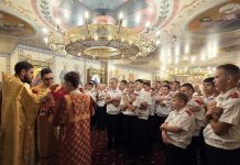 120 кадетов восьмого класса кадетского училища причастились Святых Христовых Таин