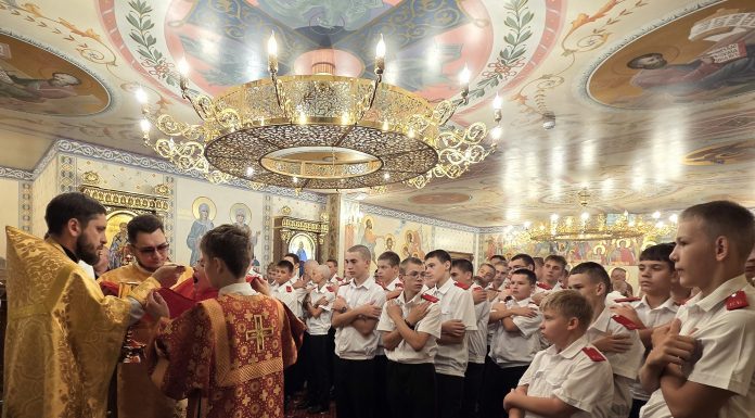 120 кадетов восьмого класса кадетского училища причастились Святых Христовых Таин