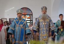 Митрополит Василий и епископ Савва возглавили престольные торжества в храме Рождества Пресвятой Богородицы станицы Воронежской