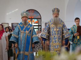 Митрополит Василий и епископ Савва возглавили престольные торжества в храме Рождества Пресвятой Богородицы станицы Воронежской