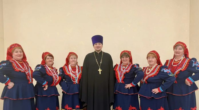 Иерей Алексий Гоголев благословил участников межмуниципального фестиваля-конкурса народной и казачьей песни