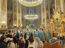 В Свято-Екатерининском кафедральном соборе Краснодара состоялся первый молодежный молебен