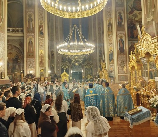 В Свято-Екатерининском кафедральном соборе Краснодара состоялся первый молодежный молебен