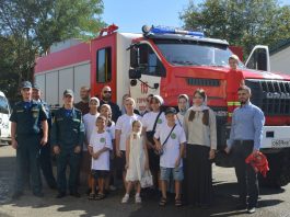 В Свято-Троицком храме г. Горячий Ключ состоялся молебен с участием сотрудников МЧС
