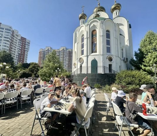 На территории храма Святого Духа прошёл Фестиваль интеллектуальных видов спорта на Кубок храма Святого Духа