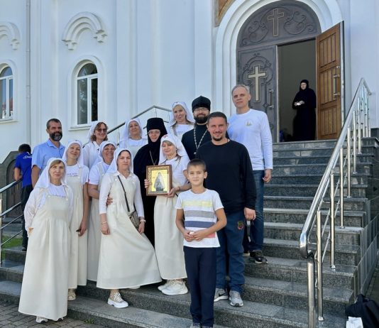 Сёстры милосердия храма Святого Духа со своим духовником совершили паломническую поездку