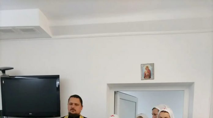 Священник и сестры милосердия навестили пациентов Краснодарского хосписа