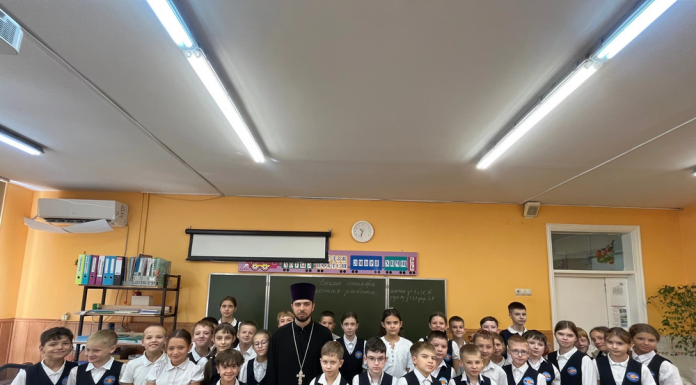 Иерей Владимир Силичев провёл беседу с учениками МОУ СОШ № 100
