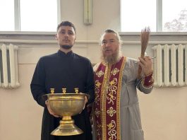 Священнослужители совершили визит в районную больницу ст. Новотитаровской
