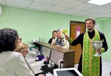 Иерей Михаил Монтиков совершил молебен в женской консультации