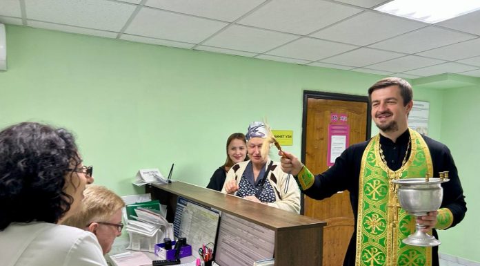Иерей Михаил Монтиков совершил молебен в женской консультации
