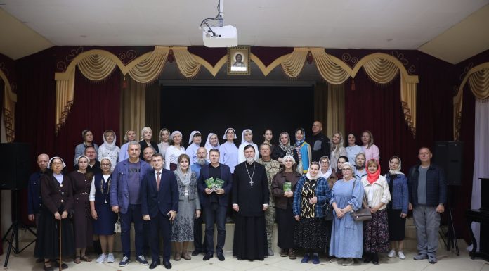 В храме Рождества Христова состоялась встреча с писателем Дмитрием Дорошевым