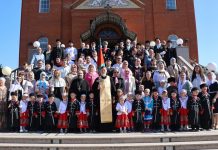 При Рождественском храме состоялось благословение юных казачатат