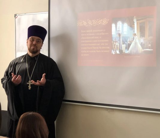 Иерей Владимир Иванов встретился со студентами Краснодарского колледжа управления, техники и технологий