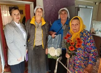 Священник и сестры милосердия храма Святой Троицы ст. Динской навестили подопечных центра социальной поддержки населения