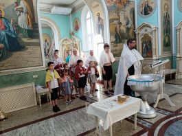 В станице Динской прошло Таинство Крещения воспитанников центра «Островок»